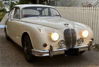 ﻿1960 Jaguar Mk2 3.8