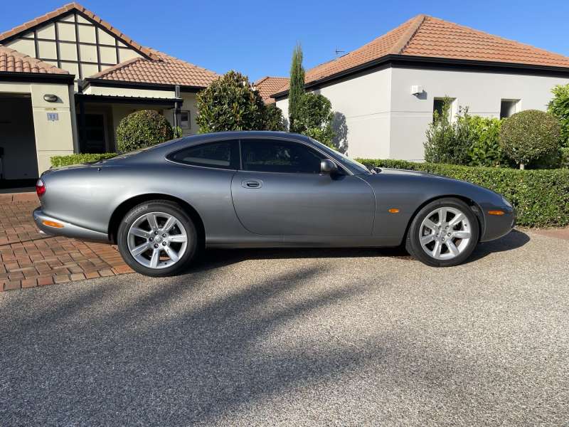2004 Jaguar XK8 auto