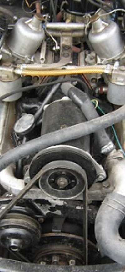 Daimler V8 2.5L for sale - 2 engines with auto trans