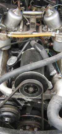 Daimler V8 2.5L for sale - 2 engines with auto trans